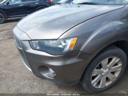 
										2013 Mitsubishi Outlander full									