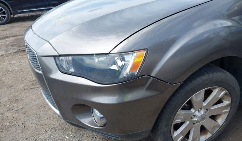 
								2013 Mitsubishi Outlander full									