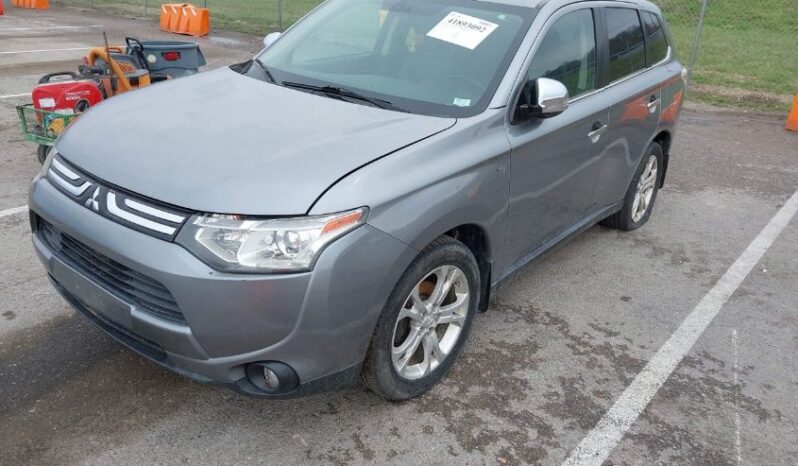 
								2014 Mitsubishi Outlander full									