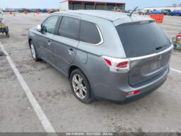 
										2014 Mitsubishi Outlander full									
