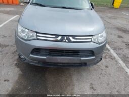 
										2014 Mitsubishi Outlander full									