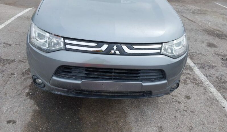 
								2014 Mitsubishi Outlander full									