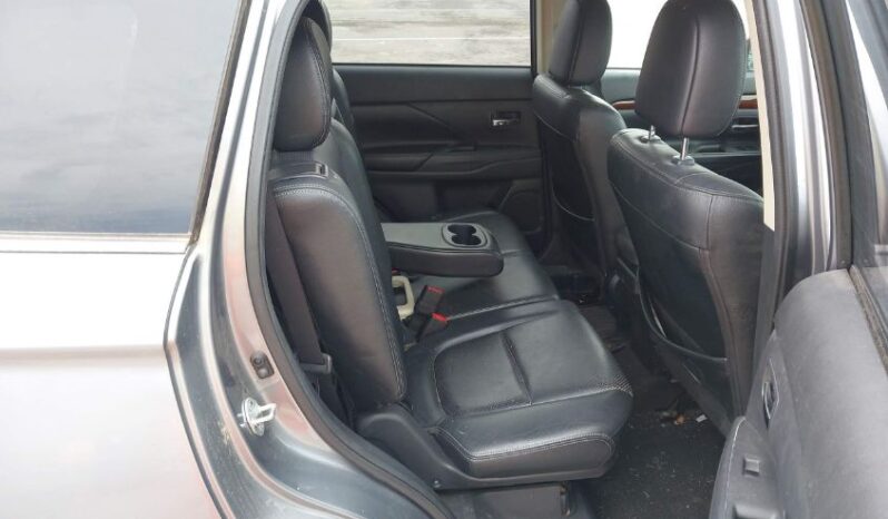 
								2014 Mitsubishi Outlander full									