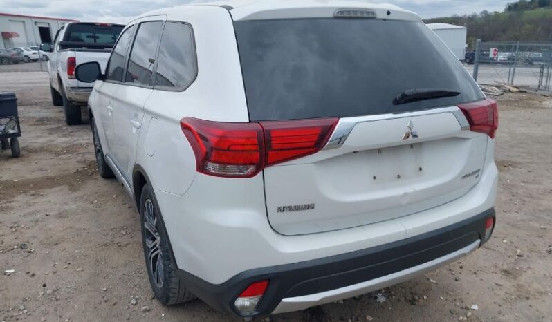 
								2017 Mitsubishi Outlander full									