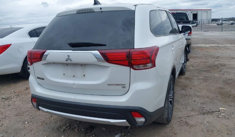 
								2017 Mitsubishi Outlander full									