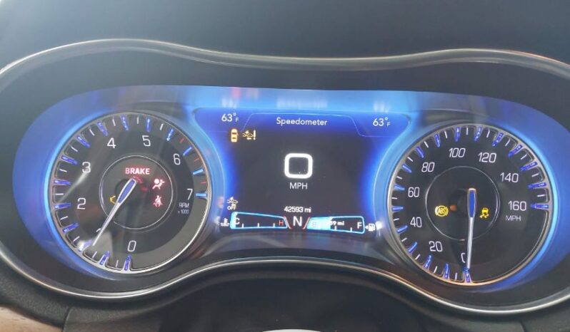
								2020 Chrysler 300 full									