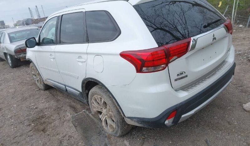 
								2017 Mitsubishi Outlander full									