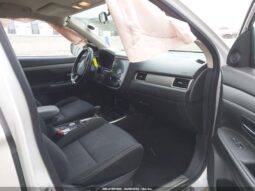
										2017 Mitsubishi Outlander full									