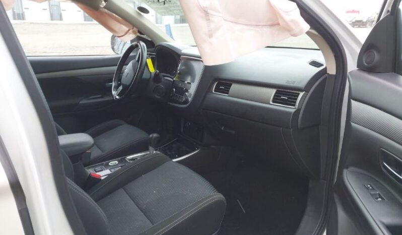 
								2017 Mitsubishi Outlander full									