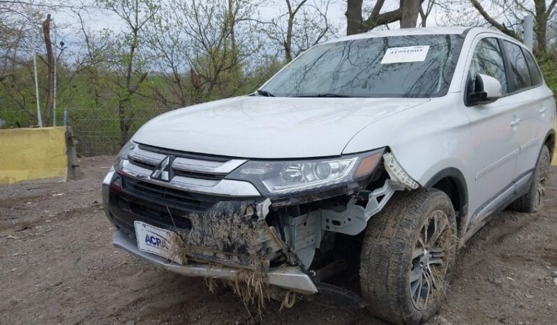 
								2017 Mitsubishi Outlander full									