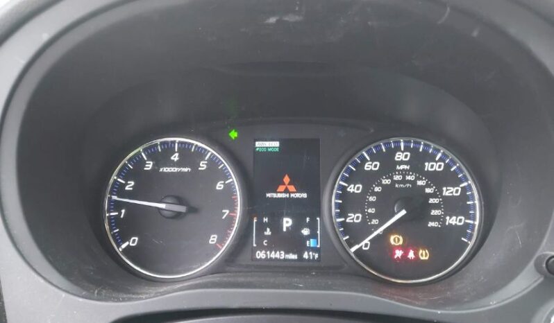 
								2017 Mitsubishi Outlander full									