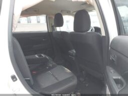 
										2017 Mitsubishi Outlander full									