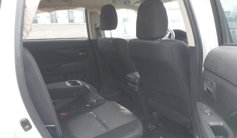 
								2017 Mitsubishi Outlander full									