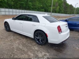 
										2022 Chrysler 300 full									