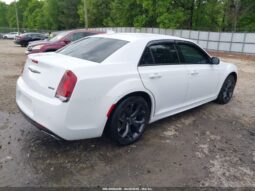 
										2022 Chrysler 300 full									