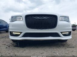 
										2022 Chrysler 300 full									