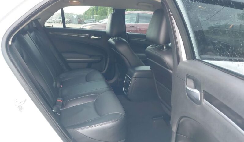 
								2022 Chrysler 300 full									