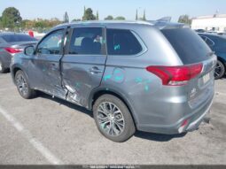 
										2018 Mitsubishi Outlander full									