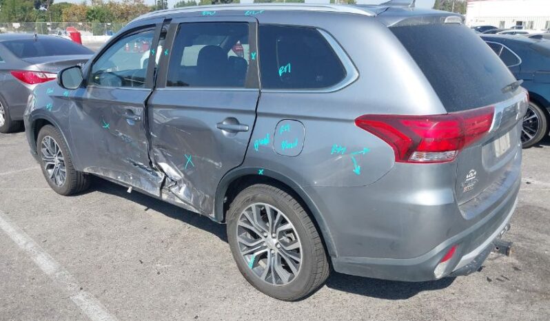 
								2018 Mitsubishi Outlander full									
