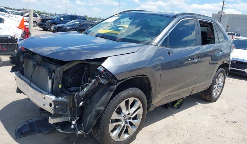 
								2020 Toyota Rav4 full									