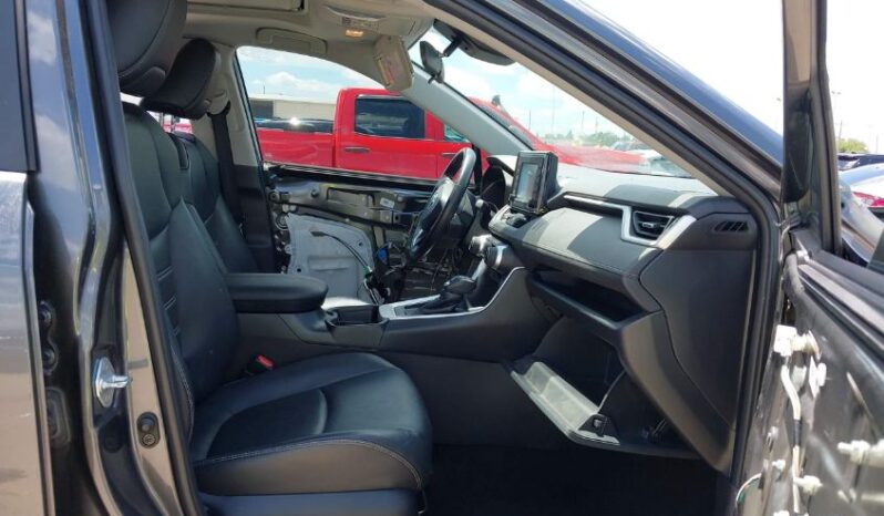 
								2020 Toyota Rav4 full									