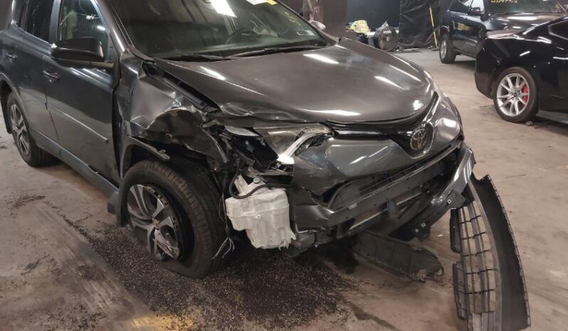 
								2018 Toyota Rav4 full									