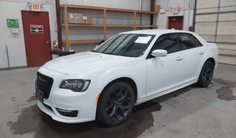
								2022 Chrysler 300 full									