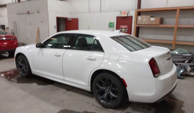 
								2022 Chrysler 300 full									