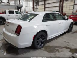 
										2022 Chrysler 300 full									