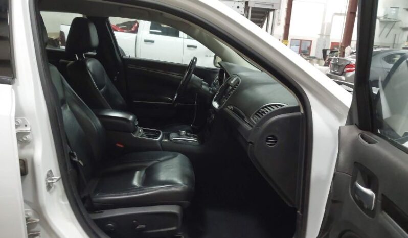 
								2022 Chrysler 300 full									