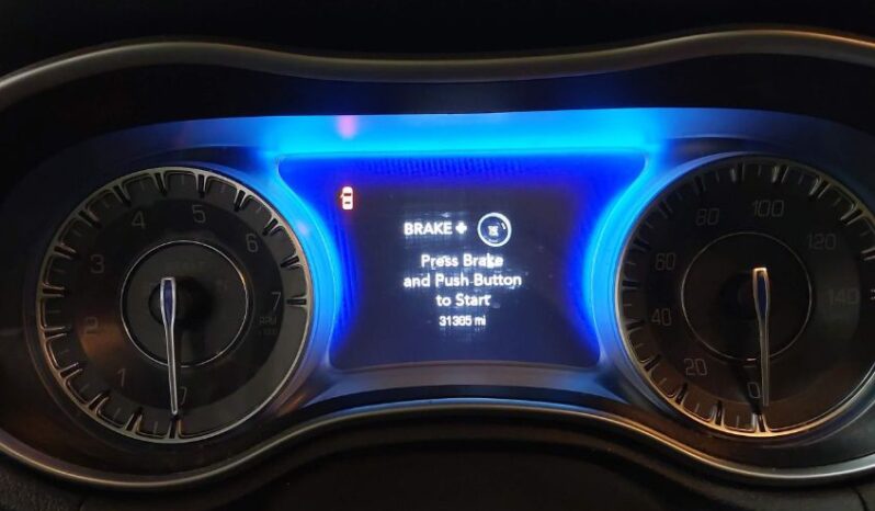 
								2022 Chrysler 300 full									