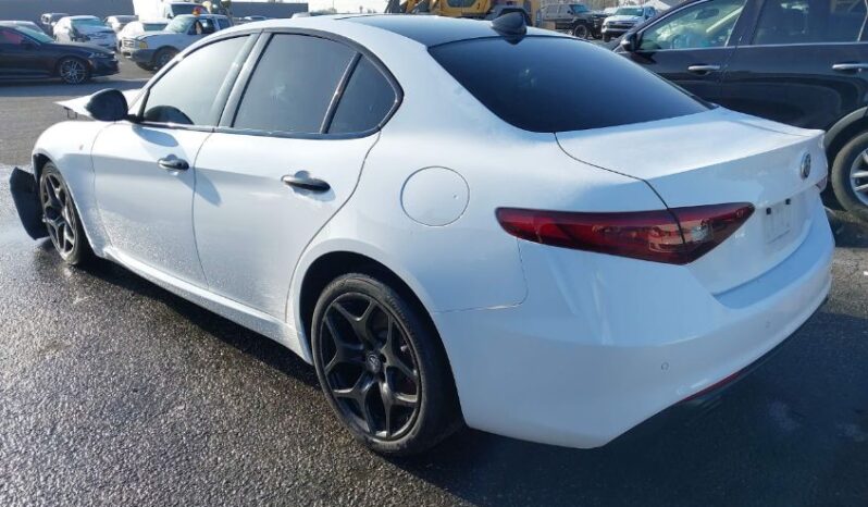 
								2022 Alfa romeo Giulia full									