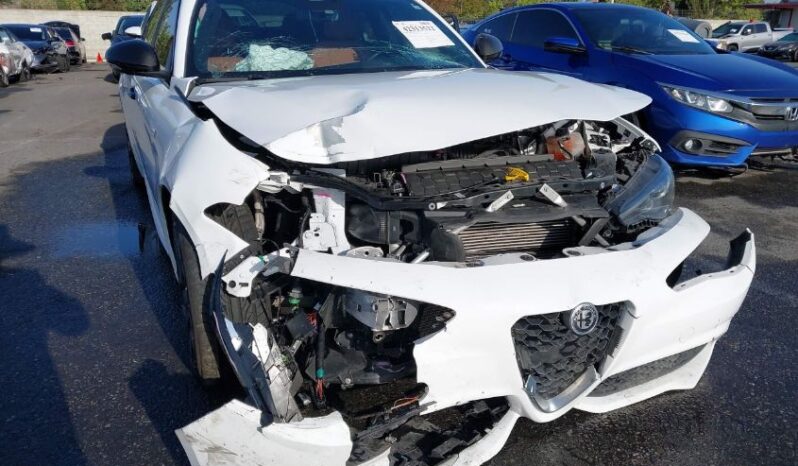 
								2022 Alfa romeo Giulia full									