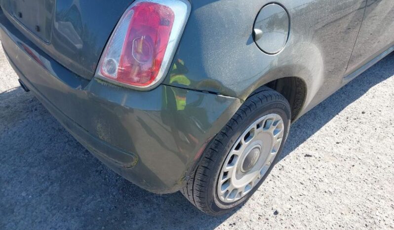 
								2015 Fiat 500 full									