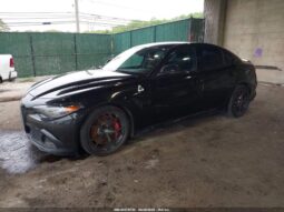 
										2017 Alfa romeo Giulia full									