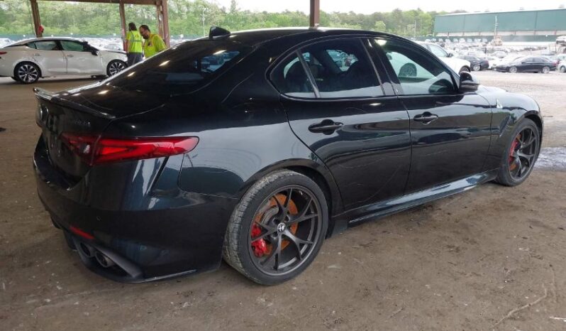 
								2017 Alfa romeo Giulia full									