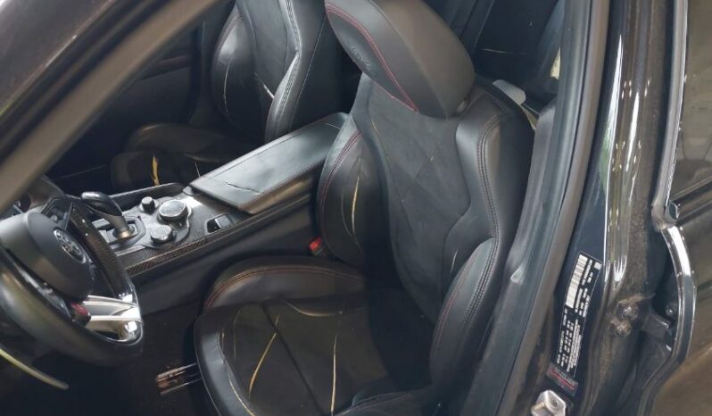 
								2017 Alfa romeo Giulia full									