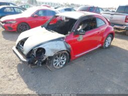 
										2019 Volkswagen Beetle full									