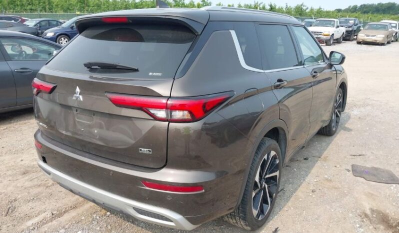 
								2022 Mitsubishi Outlander full									