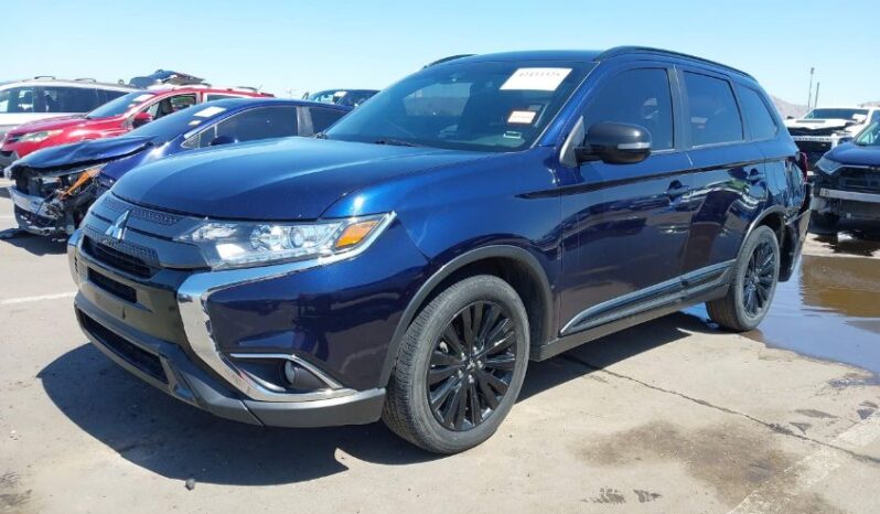
								2020 Mitsubishi Outlander full									