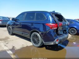 
										2020 Mitsubishi Outlander full									