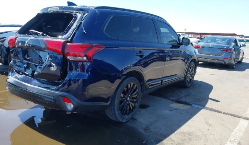 
								2020 Mitsubishi Outlander full									