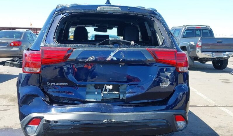 
								2020 Mitsubishi Outlander full									