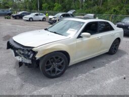 
										2021 Chrysler 300 full									