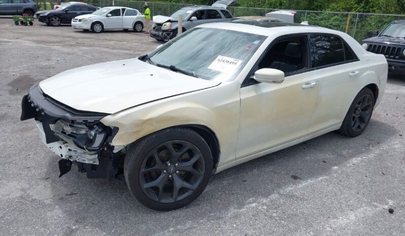 
								2021 Chrysler 300 full									
