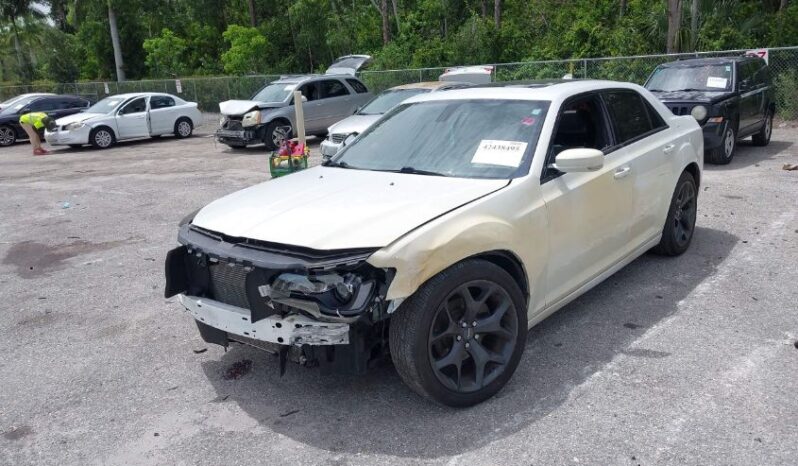 
								2021 Chrysler 300 full									