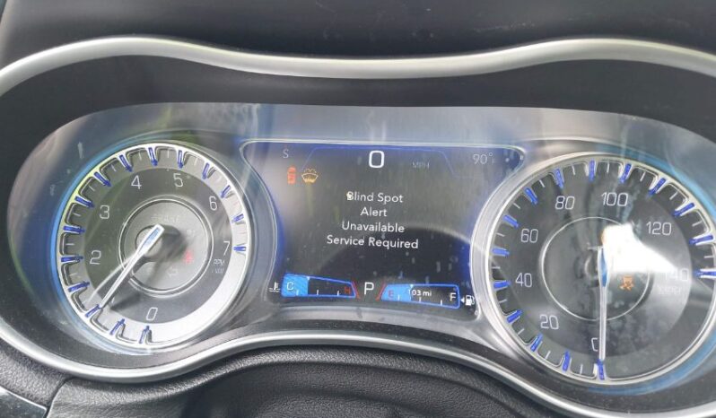 
								2021 Chrysler 300 full									