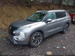 
										2022 Mitsubishi Outlander full									