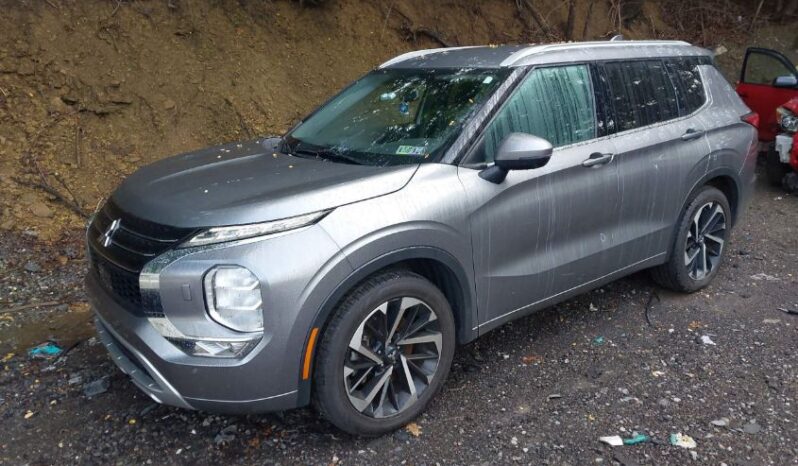 
								2022 Mitsubishi Outlander full									