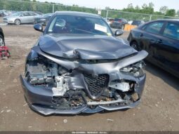 
										2017 Alfa romeo Giulia full									